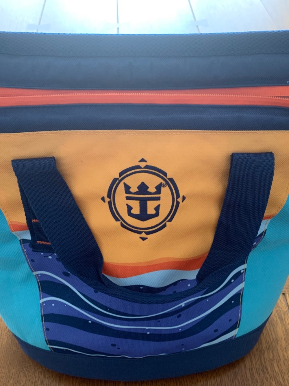Royal Caribbean insulated cooler bag - Picture 5 of 6